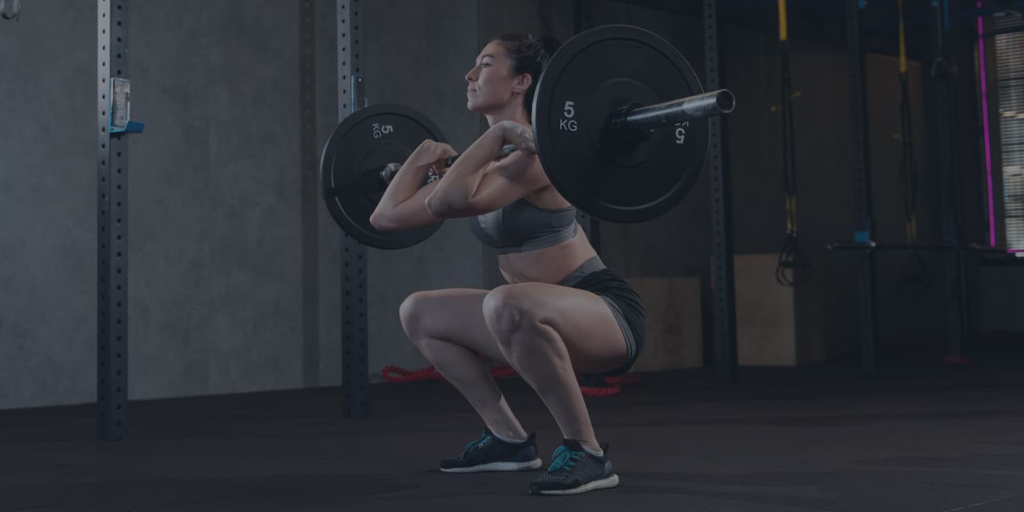 Personne qui fait un front squat